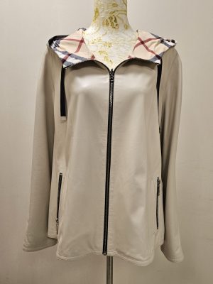 REVERSIBLE CUERO BURBERRY CORTA