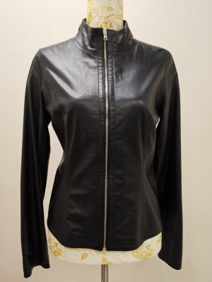 CHAQUETA REVERSIBLE SIN BROCHES NEGRA