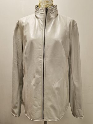CHAQUETA REVERSIBLE SEDA CON BROCHES AL COSTADO BEIGE
