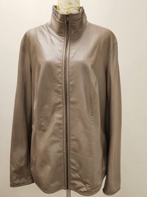 CHAQUETA REVERSIBLE SEDA CON BROCHES AL COSTADO CAFE