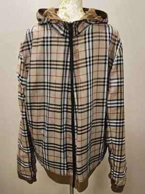 CASACA CAFE TEXTURA NAPATO REVERSIBLE SEDA BURBERRY