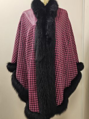 PONCHO DE CUERO CON PIEL REVERSIBLE NEGRO