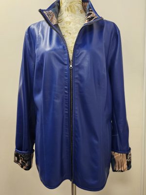 REVERSIBLE AZUL REY CON SEDA Y BROCHES AL COSTADO